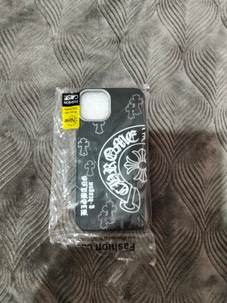 Funda iPhone 15 Chrome Hearts