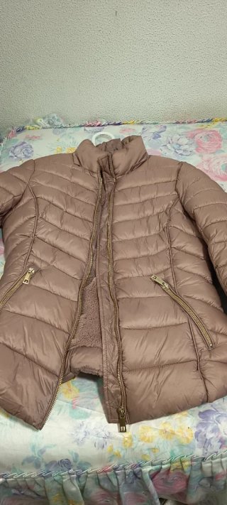 Chaquetón acolchado rosa con pelito por dentro