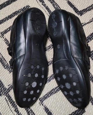 Zapatos de piel negros fabricados en España
