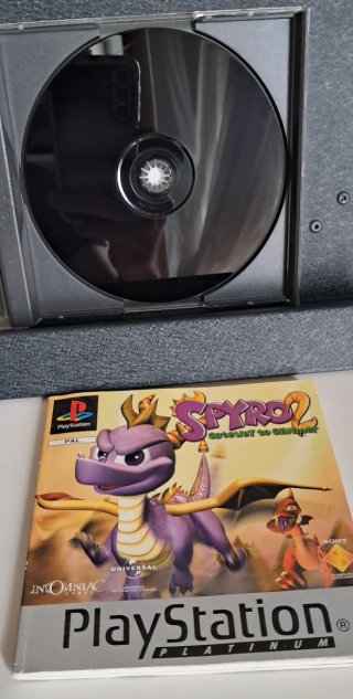 Spyro 2: Gateway to Glimmer Platinum PS1 .