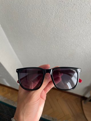 Gafas de sol Carrera negras y rojas