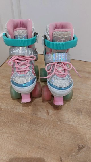 Patines en línea Sawyer Bikes LUCEN AL RODAR!