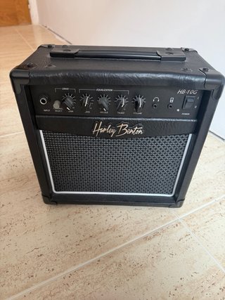 Guitarra Eléctrica Ibanez + Amplificador
