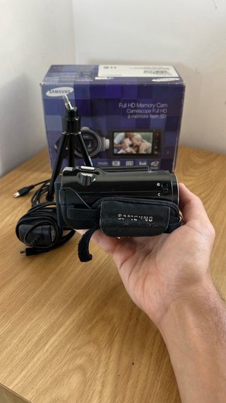 Videocámara Samsung HMX-Q20 Full HD + Mochila
