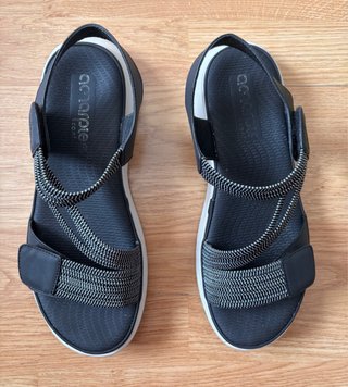 T-39. Sandalias Amarpies ajustables.