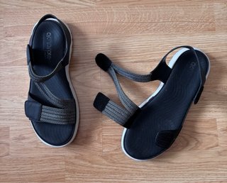 T-39. Sandalias Amarpies ajustables.