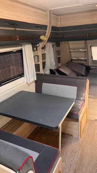 Caravana Hobby 490 KMF Deluxe Edition 2017