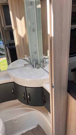 Caravana Hobby 490 KMF Deluxe Edition 2017