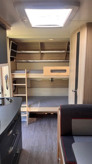 Caravana Hobby 490 KMF Deluxe Edition 2017