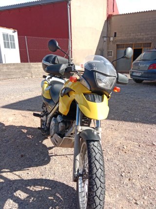 BMW F650GS Amarilla
