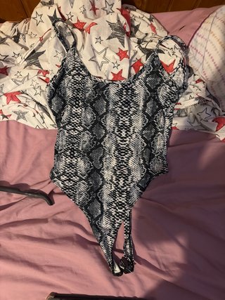 Body estampado serpiente