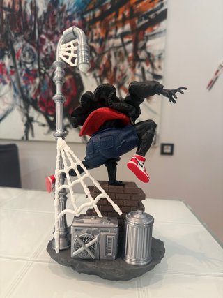 Diorama Spiderman Miles Morales