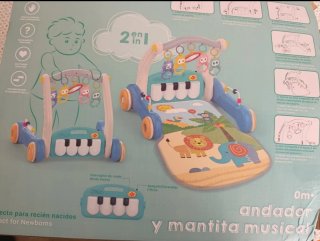 Andador y mantita musical para bebé
