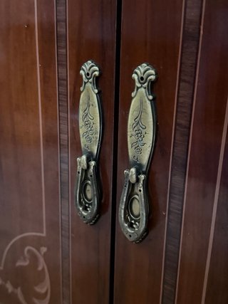 Mueble salón clásico madera vitrinas