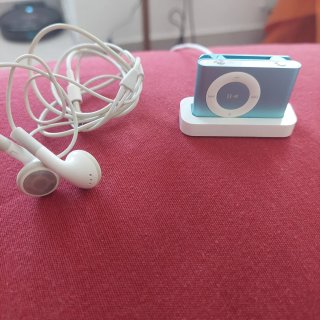 Apple iPod Shuffle Azul y Blanco