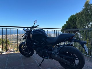 Ducati Monster 2017 Negra