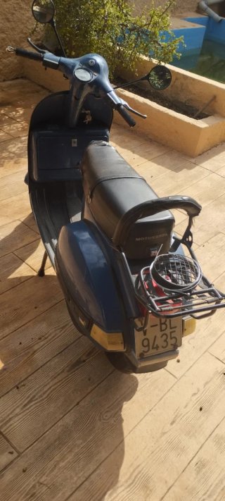 Vespa P200E Azul
