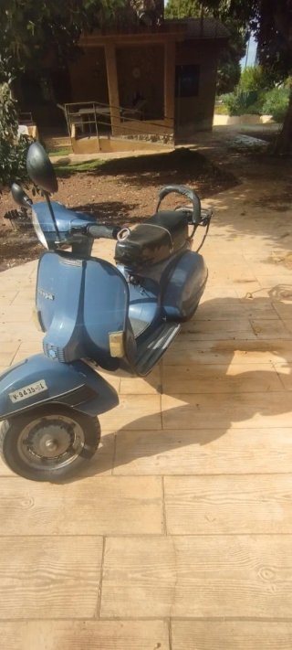 Vespa P200E Azul