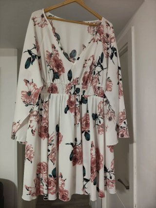 Vestido floral blanco y rosa talla XXl