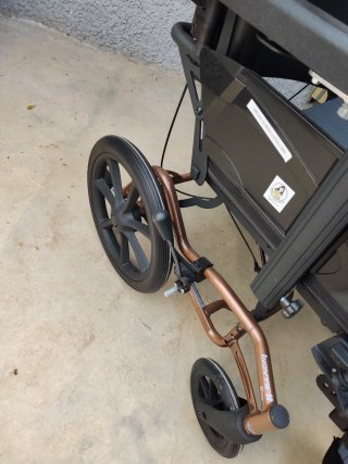 Silla de ruedas de posicionamiento Basculante