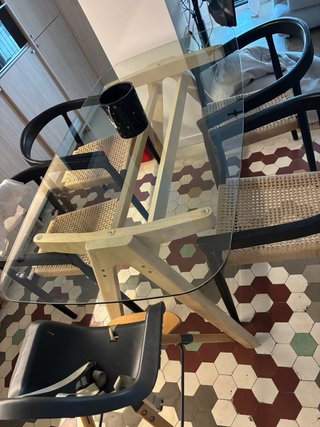 Mesa Comedor Cristal y Madera. Marca Kenay