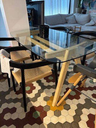 Mesa Comedor Cristal y Madera. Marca Kenay