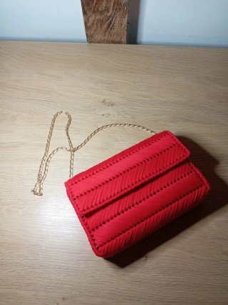 Borsetta clutch rossa catena dorata Monteiasi (TA)