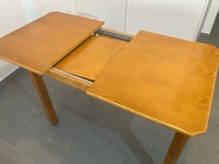 Mesa de comedor extensible