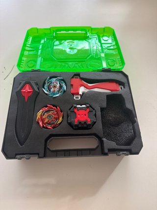 Caja de bayblades  con 10 blayblades
