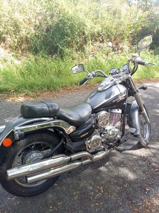 Moto Daelim Cruiser Negra/Gris