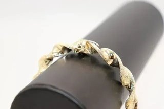 PULSERA RIGIDA RIZADA CON GRECA GRAZIELLA.