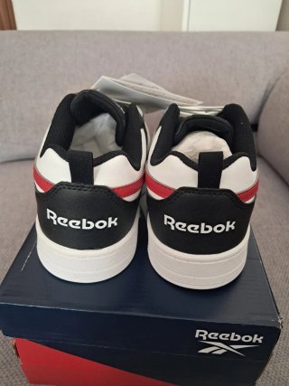 Zapatillas Reebok Negras y Blancas