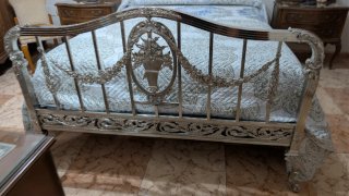 Cama antigua estilo Luis XVI plateado