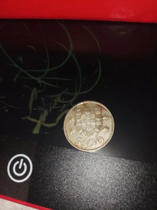 Moeda antiga 5$00 República Portuguesa 1983