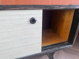 Aparador Vintage Madera y Metal restaurado.