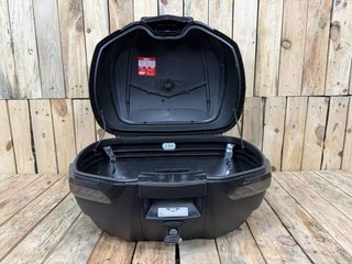 BAÚL TOP CASE GIVI V47NNT MONOKEY 47L