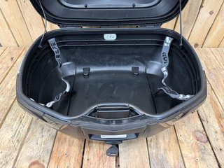 BAÚL TOP CASE GIVI V47NNT MONOKEY 47L