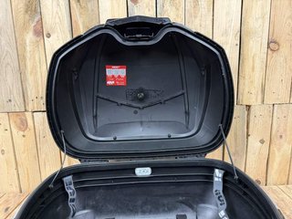BAÚL TOP CASE GIVI V47NNT MONOKEY 47L