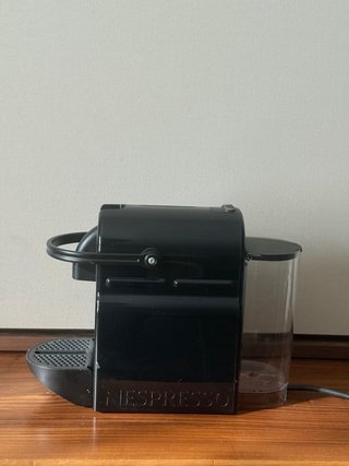 Cafetera Nespresso Inissia Negra