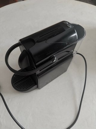 Cafetera Nespresso Inissia Negra