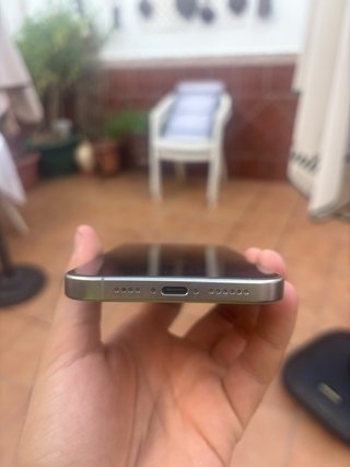 iPhone 16 Pro Max Gris/Plateado