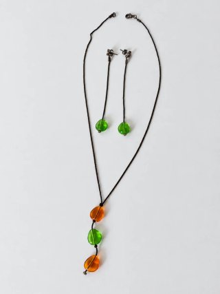 Conjunto collar y pendientes artesanales