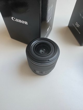 Canon RF 35mm F1.8 Macro IS STM