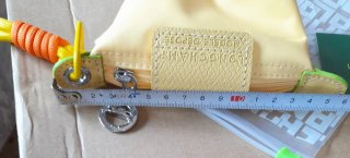 Monedero amarillo Longchamp  charm