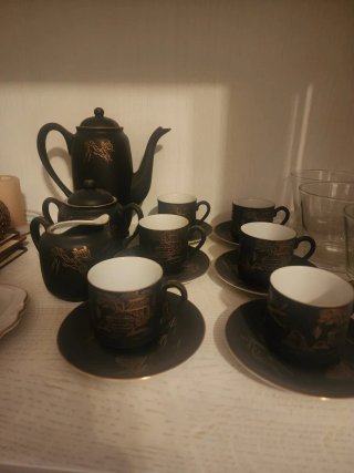 Juego de té asiático negro y dorado