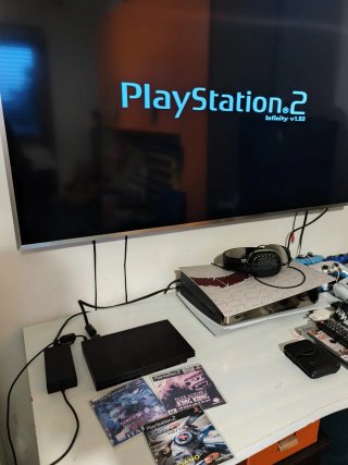 PlayStation 2 Slim Nera + Giochi