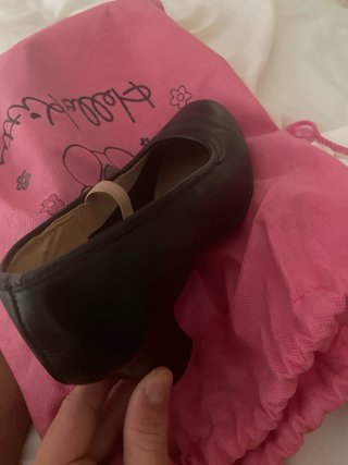 Zapatos de tacón flamenco con puntillas