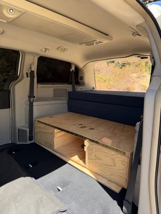 Chrysler Grand Voyager 2011 (Camper)