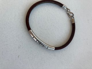 Pulsera Cuero y Plata