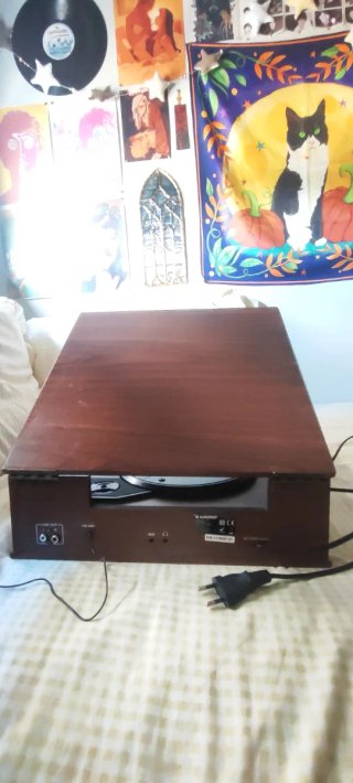Tocadiscos Sunstech marrón y dorado